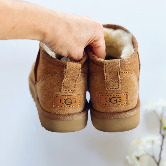 UGG Women’s Classic Ultra Mini Chestnut Boots - Picture 5 of 11